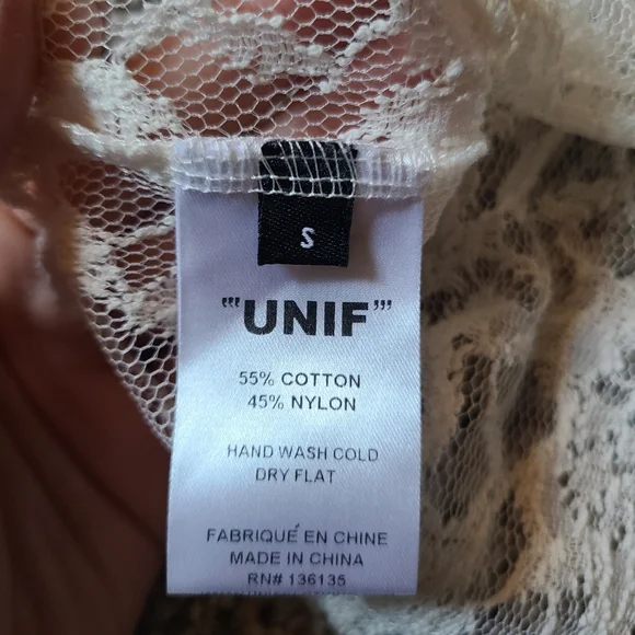 UNIF White Lace Cap Sleeve Crop Blouse - Picture 4 of 4